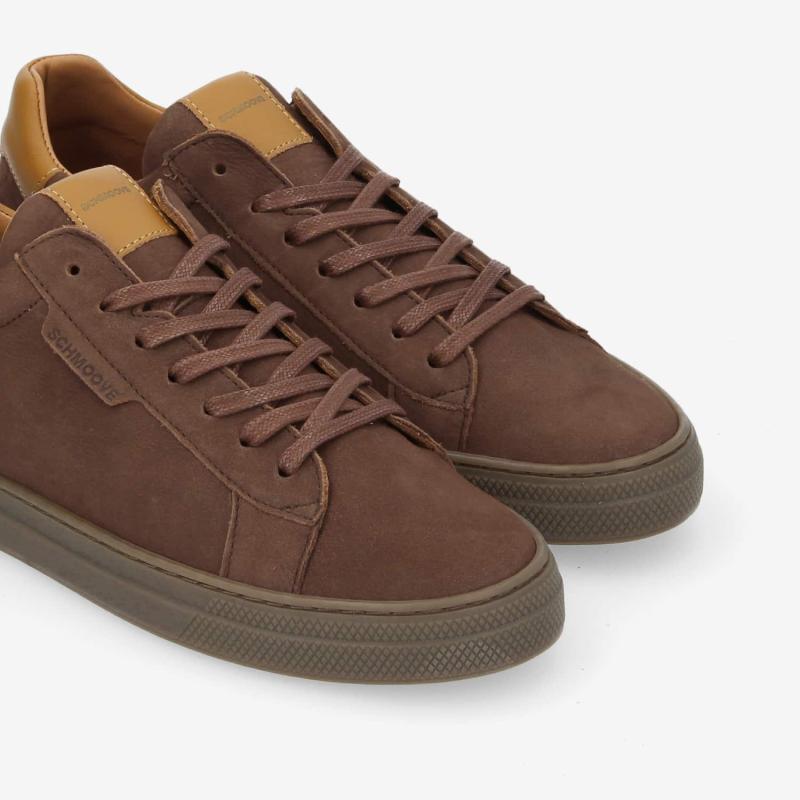 Sneakers schmoove deals